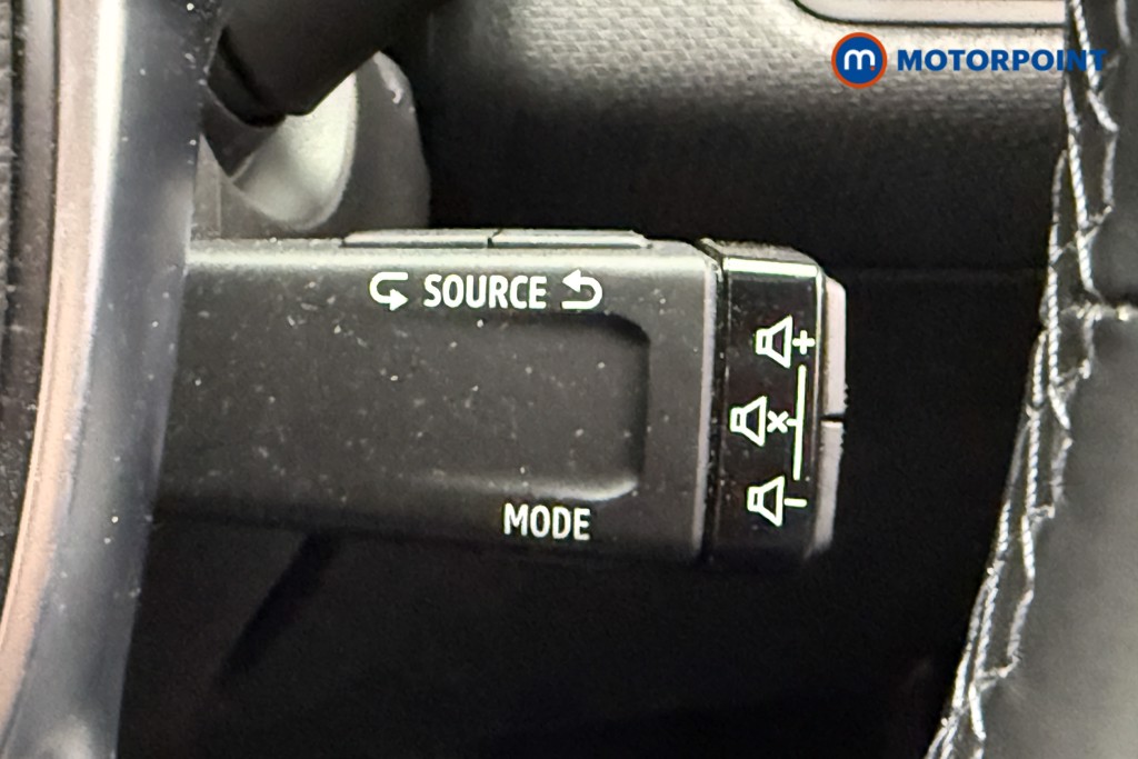 Renault Clio Iconic Manual Petrol Hatchback - Stock Number (1626849) - 22nd supplementary image