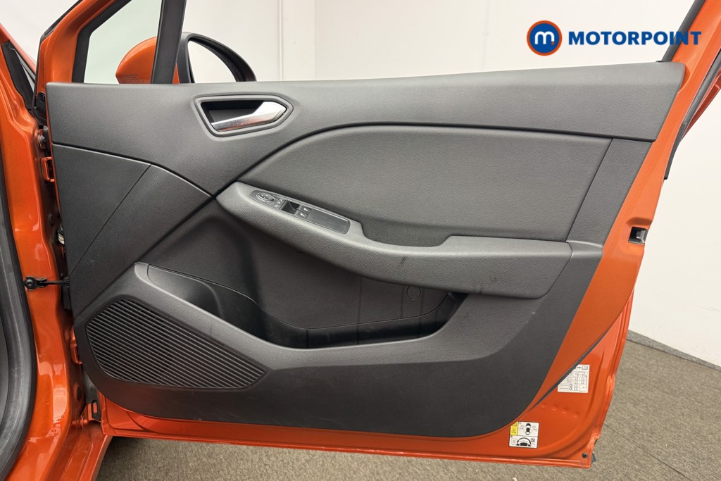 Renault Clio Iconic Manual Petrol Hatchback - Stock Number (1626849) - 24th supplementary image