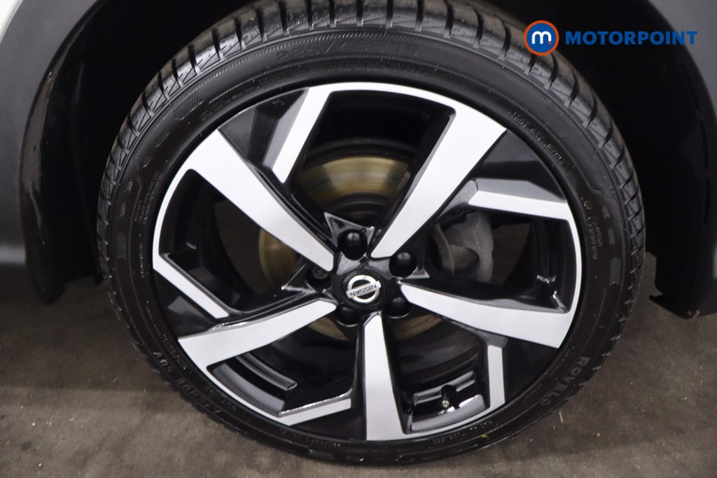 Nissan Qashqai N-Motion Manual Petrol SUV - Stock Number (1626878) - 9th supplementary image