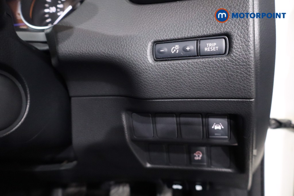 Nissan Qashqai N-Motion Manual Petrol SUV - Stock Number (1626878) - 17th supplementary image