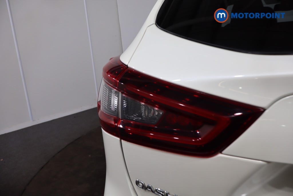 Nissan Qashqai N-Motion Manual Petrol SUV - Stock Number (1626878) - 38th supplementary image