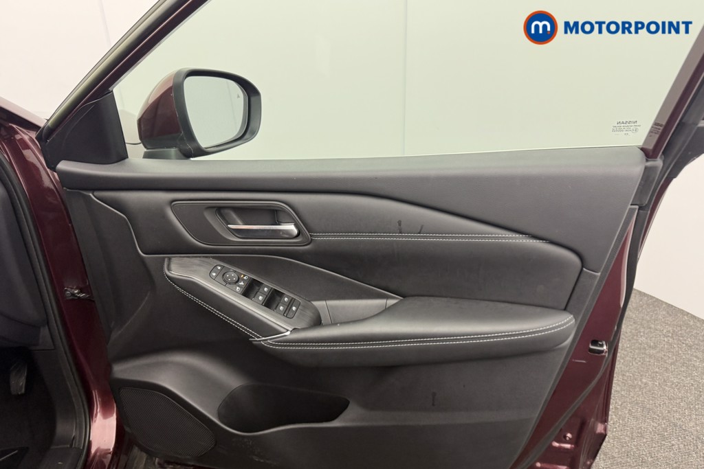 Nissan Qashqai N-Connecta Automatic Petrol SUV - Stock Number (1627500) - 9th supplementary image