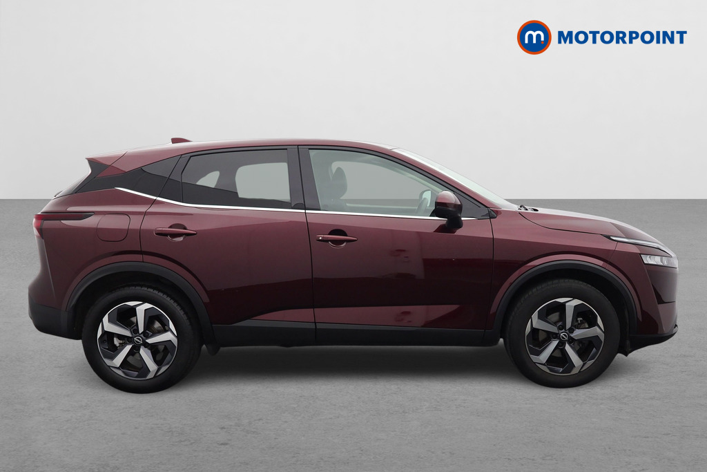 Nissan Qashqai N-Connecta Automatic Petrol SUV - Stock Number (1627500) - Drivers side