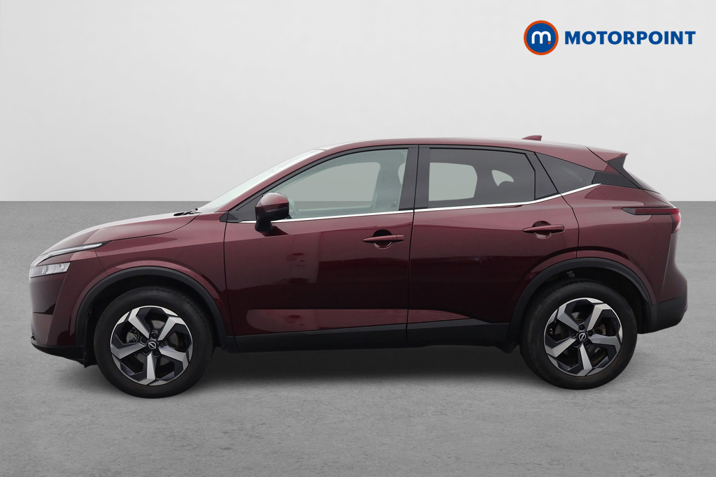 Nissan Qashqai N-Connecta Automatic Petrol SUV - Stock Number (1627500) - Passenger side