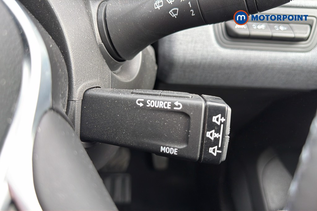 Renault Clio Evolution Automatic Petrol-Electric Hybrid Hatchback - Stock Number (1628337) - 7th supplementary image