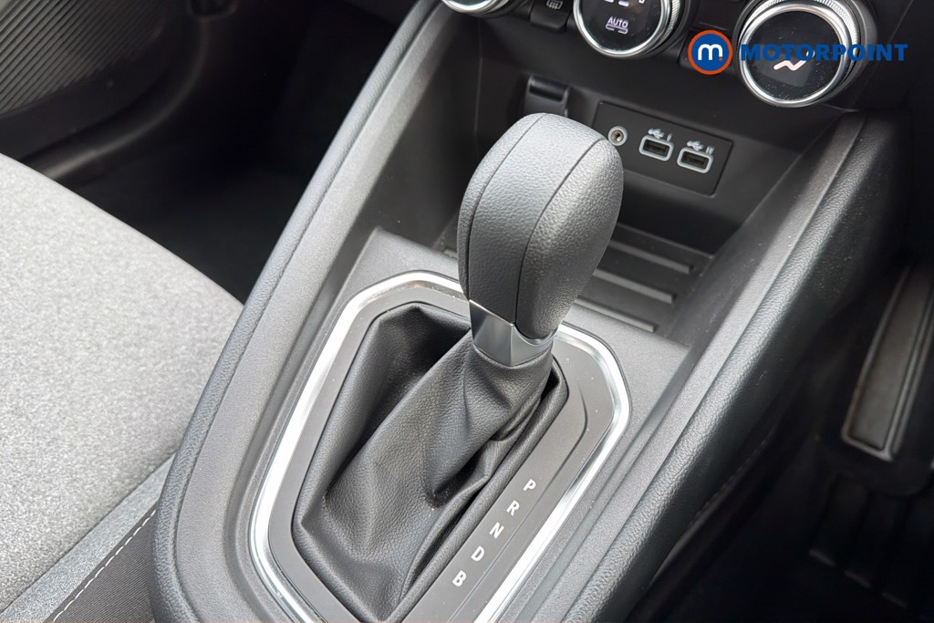 Renault Clio Evolution Automatic Petrol-Electric Hybrid Hatchback - Stock Number (1628337) - 15th supplementary image