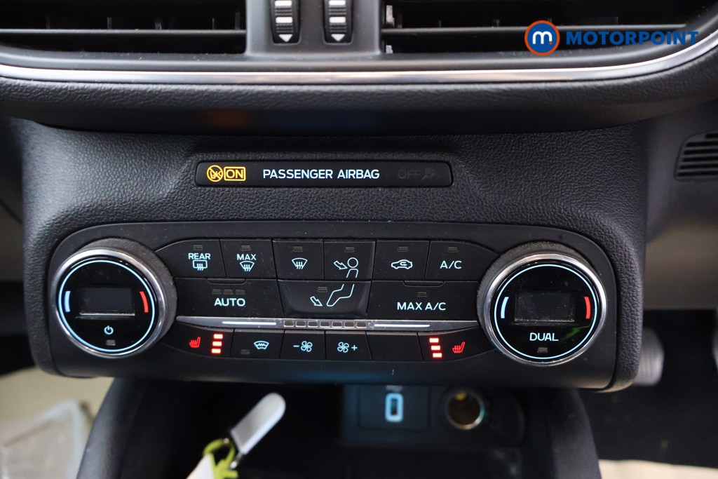 Ford Focus Titanium Manual Petrol Hatchback - Stock Number (1628620) - 13th supplementary image