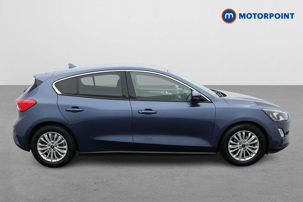 Ford Focus Titanium Manual Petrol Hatchback - Stock Number (1628620) - Drivers side