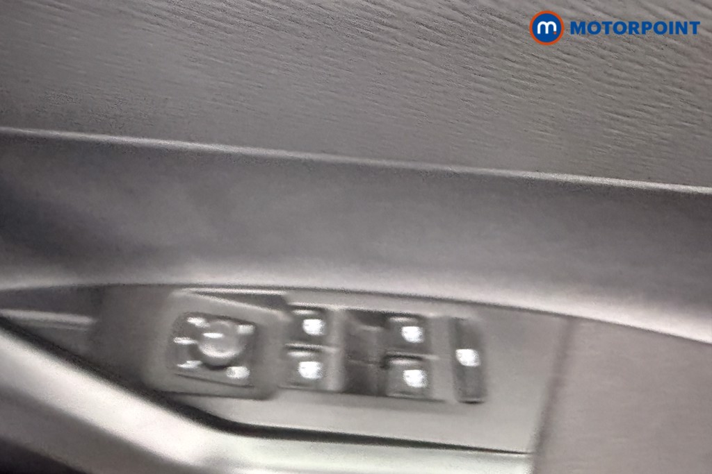 Volkswagen Polo Life Manual Petrol Hatchback - Stock Number (1611749) - 1st supplementary image