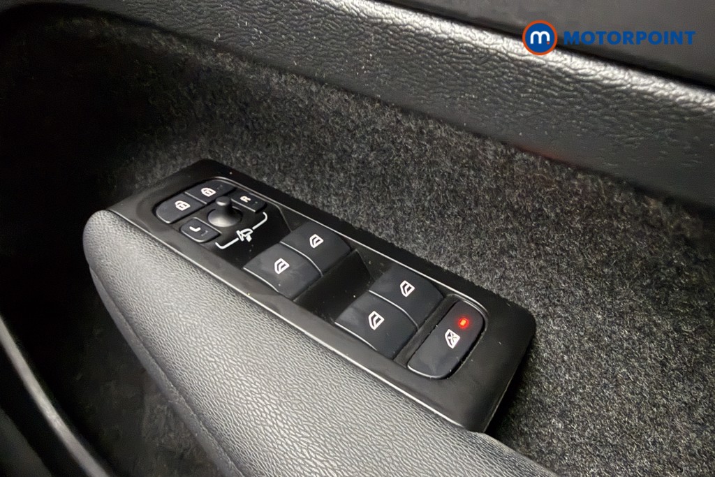 Volvo Xc40 R Design Automatic Petrol SUV - Stock Number (1612699) - 18th supplementary image