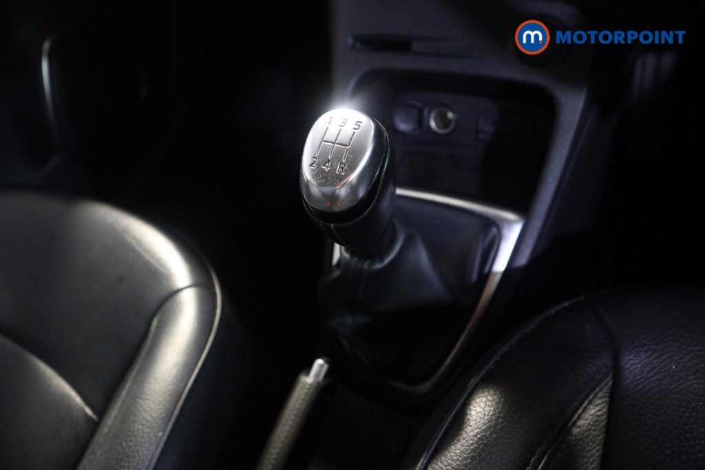 Renault Captur Gt Line Manual Petrol SUV - Stock Number (1613745) - 9th supplementary image