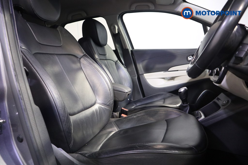 Renault Captur Gt Line Manual Petrol SUV - Stock Number (1613745) - 14th supplementary image