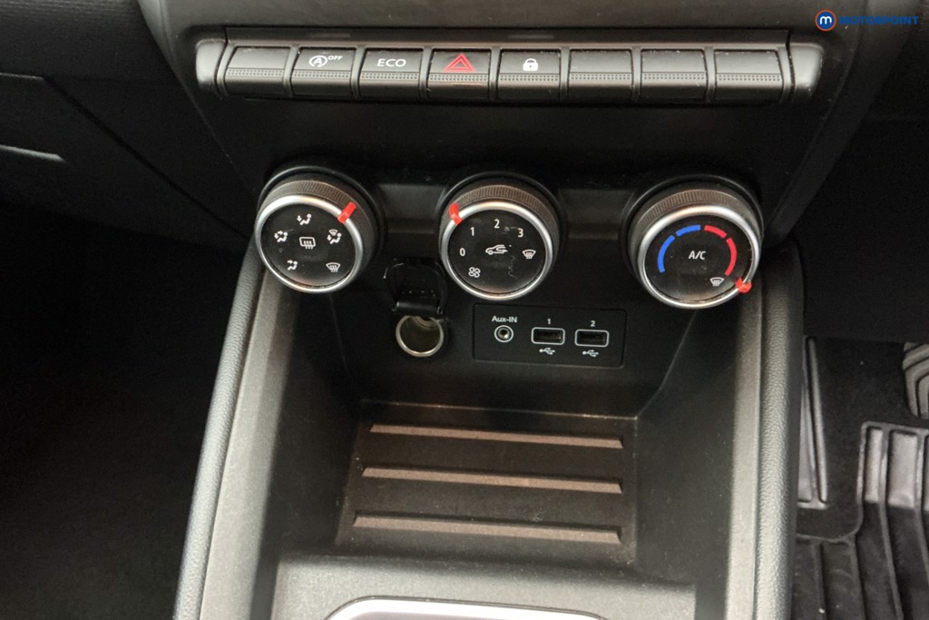 Renault Clio Iconic Manual Petrol Hatchback - Stock Number (1613894) - 18th supplementary image