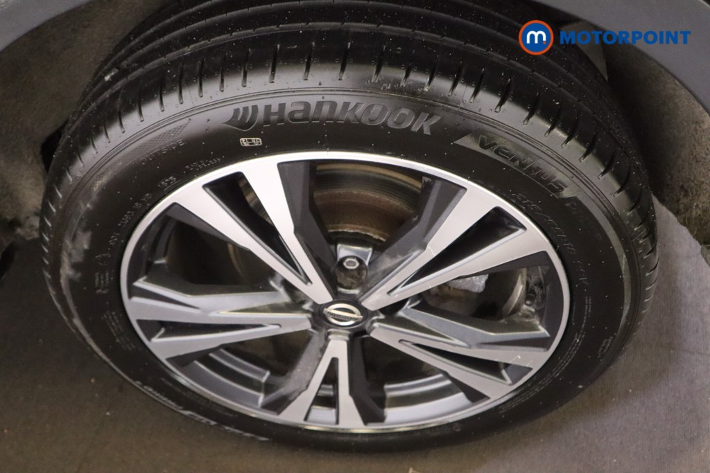 Nissan Qashqai N-Connecta Manual Petrol SUV - Stock Number (1615368) - 9th supplementary image