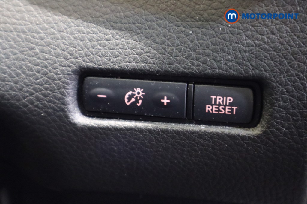 Nissan Qashqai N-Connecta Manual Petrol SUV - Stock Number (1615368) - 16th supplementary image