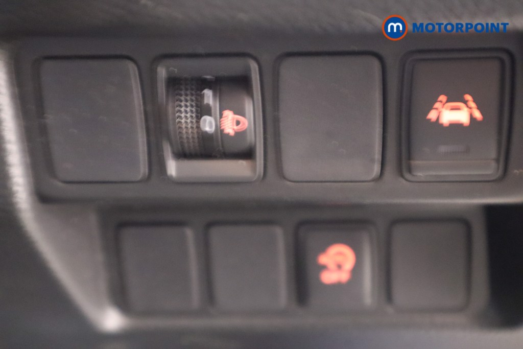 Nissan Qashqai N-Connecta Manual Petrol SUV - Stock Number (1615368) - 17th supplementary image