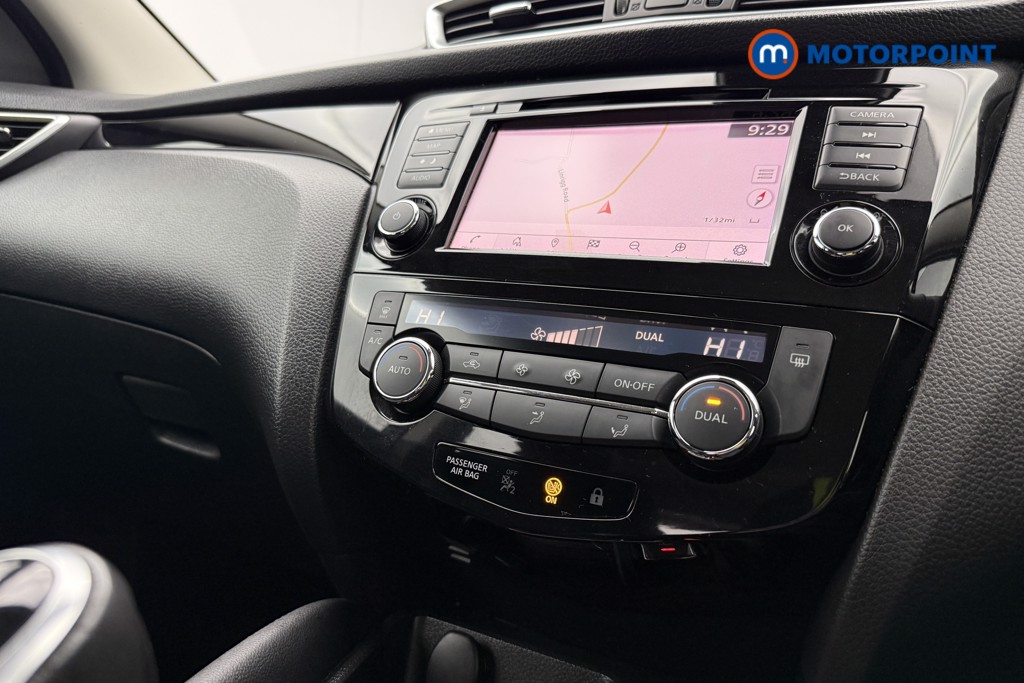 Nissan Qashqai Acenta Premium Automatic Diesel SUV - Stock Number (1619282) - 13th supplementary image