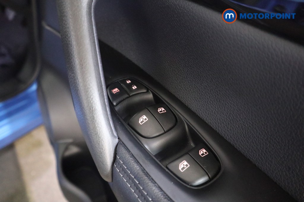 Nissan Qashqai Acenta Premium Manual Diesel SUV - Stock Number (1619983) - 13th supplementary image