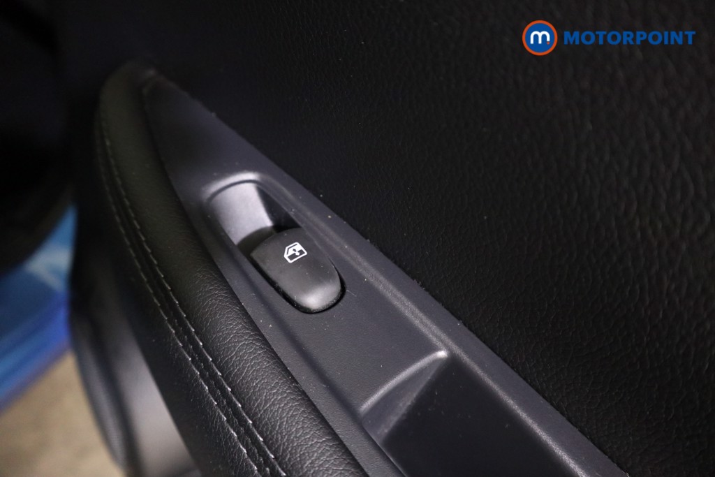 Nissan Qashqai Acenta Premium Manual Diesel SUV - Stock Number (1619983) - 18th supplementary image