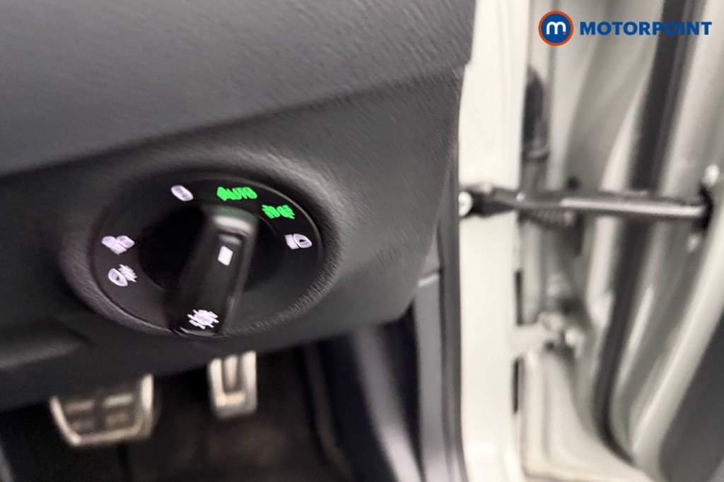 Skoda Karoq Sportline Edition Automatic Petrol SUV - Stock Number (1620980) - 9th supplementary image