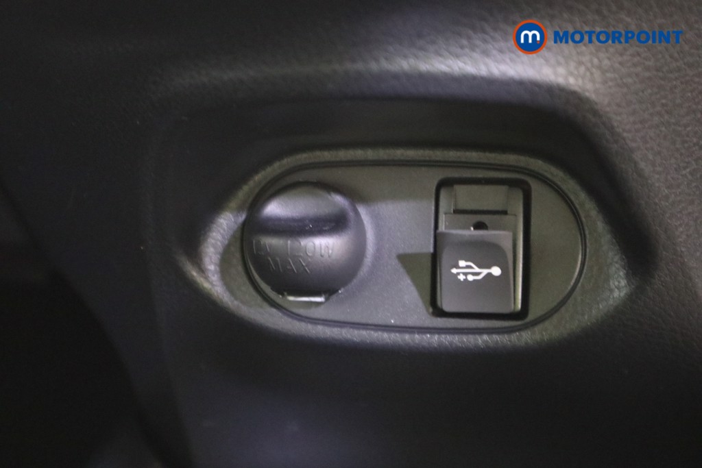 Toyota Yaris Icon Tech Automatic Petrol Hatchback - Stock Number (1621146) - 8th supplementary image