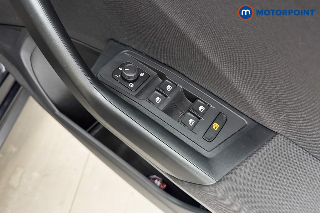 Volkswagen T-Roc Life Automatic Petrol SUV - Stock Number (1621370) - 15th supplementary image