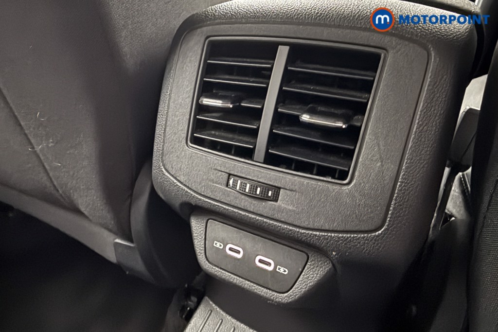 Volkswagen T-Roc Life Automatic Petrol SUV - Stock Number (1621370) - 17th supplementary image