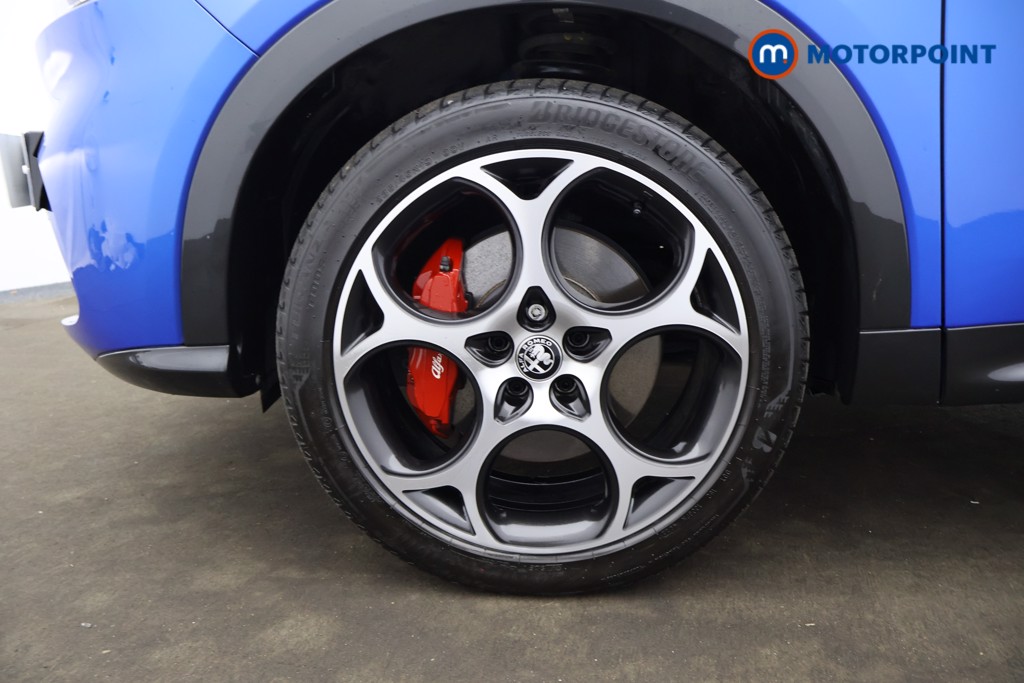 Alfa Romeo Tonale Veloce Automatic Petrol Plug-In Hybrid SUV - Stock Number (1621956) - 4th supplementary image