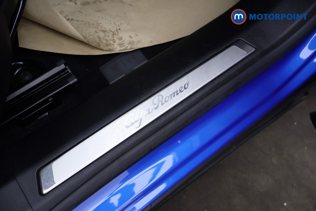 Alfa Romeo Tonale Veloce Automatic Petrol Plug-In Hybrid SUV - Stock Number (1621956) - 24th supplementary image