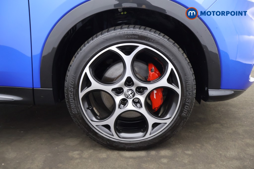 Alfa Romeo Tonale Veloce Automatic Petrol Plug-In Hybrid SUV - Stock Number (1621956) - 1st supplementary image