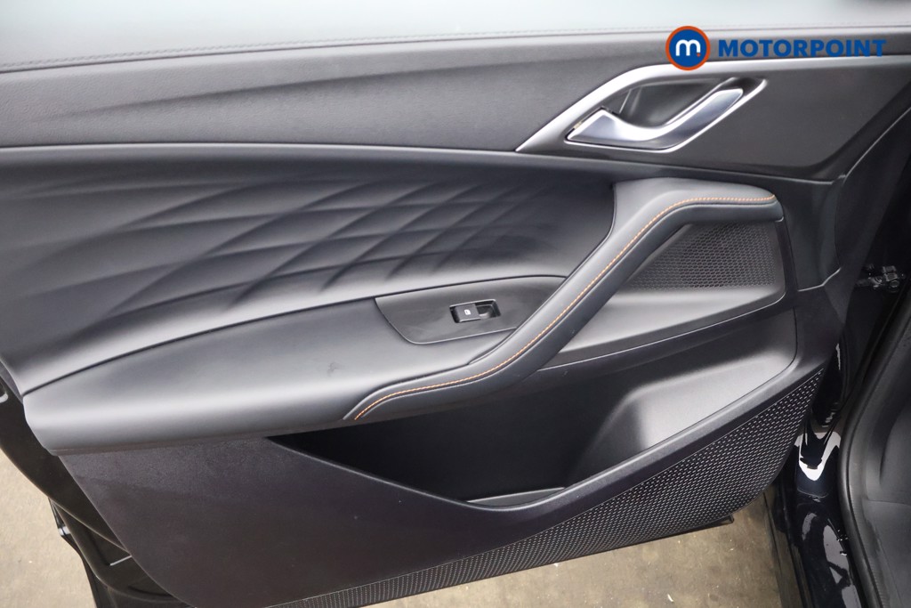 Mg Motor Uk HS SE Automatic Petrol-Electric Hybrid SUV - Stock Number (1622947) - 22nd supplementary image