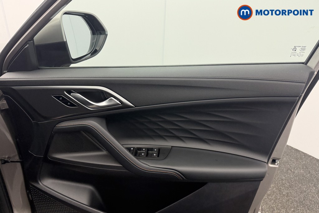 Mg Motor Uk HS SE Automatic Petrol-Electric Hybrid SUV - Stock Number (1623065) - 9th supplementary image