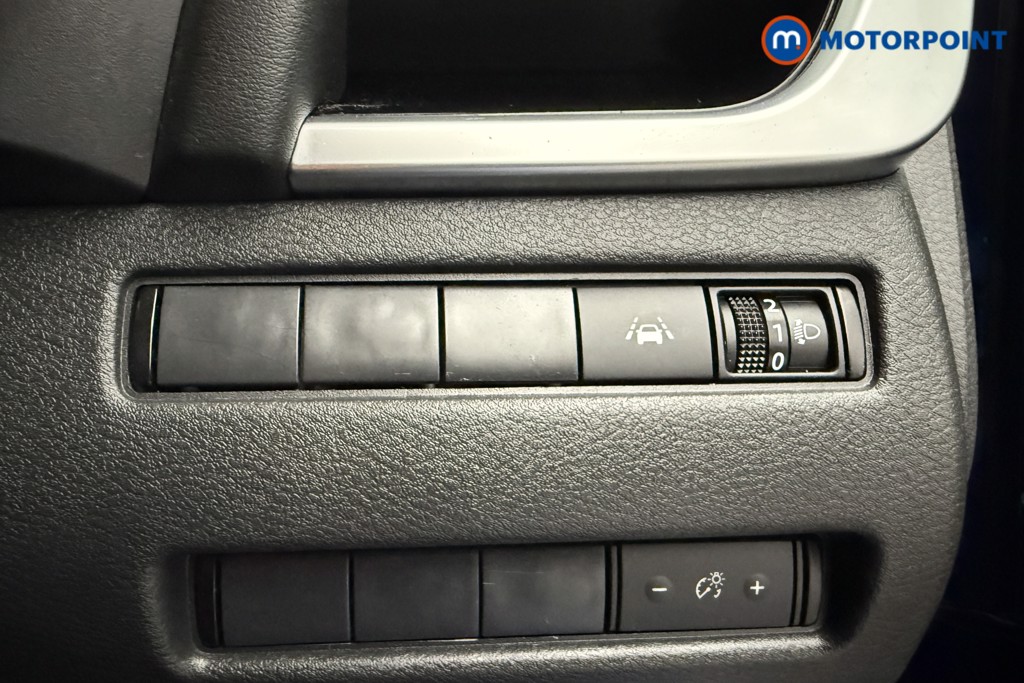 Nissan Qashqai N-Connecta Automatic Petrol-Electric Hybrid SUV - Stock Number (1623495) - 16th supplementary image