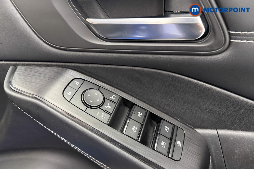 Nissan Qashqai N-Connecta Automatic Petrol-Electric Hybrid SUV - Stock Number (1623495) - 18th supplementary image