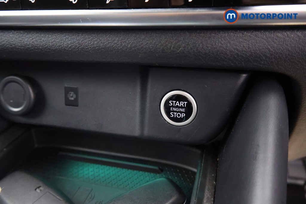 Nissan Qashqai N-Connecta Manual Petrol SUV - Stock Number (1624084) - 11th supplementary image