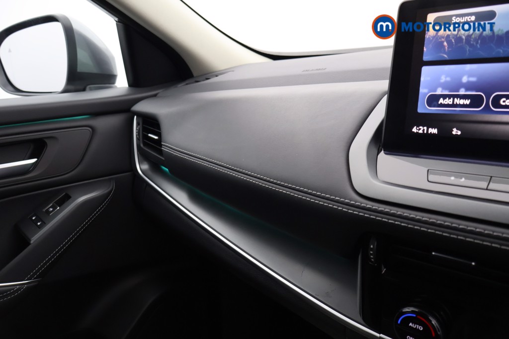 Nissan Qashqai N-Connecta Manual Petrol SUV - Stock Number (1624084) - 16th supplementary image
