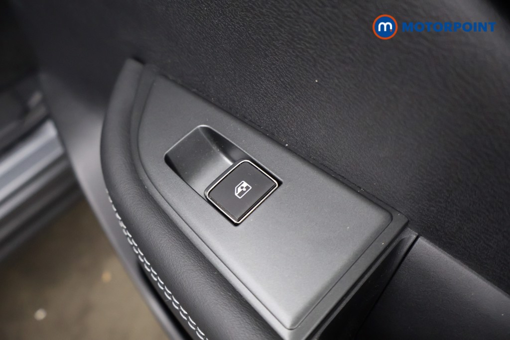 Nissan Qashqai N-Connecta Manual Petrol SUV - Stock Number (1624084) - 25th supplementary image