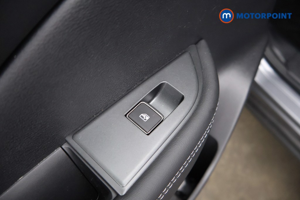 Nissan Qashqai N-Connecta Manual Petrol SUV - Stock Number (1624084) - 29th supplementary image