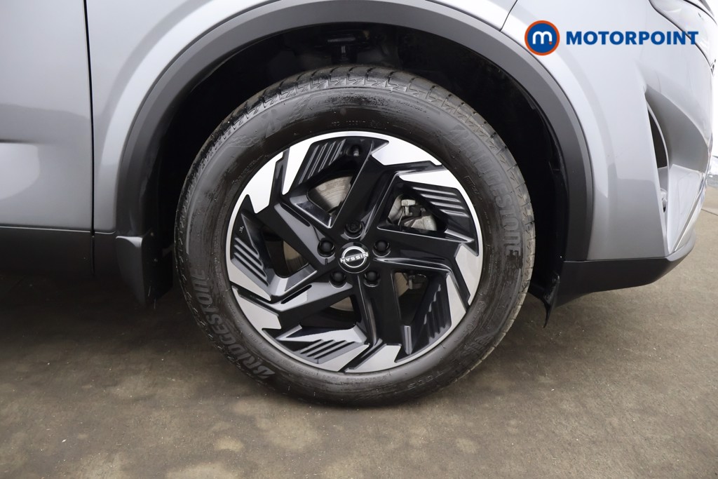Nissan Qashqai N-Connecta Manual Petrol SUV - Stock Number (1624084) - 1st supplementary image