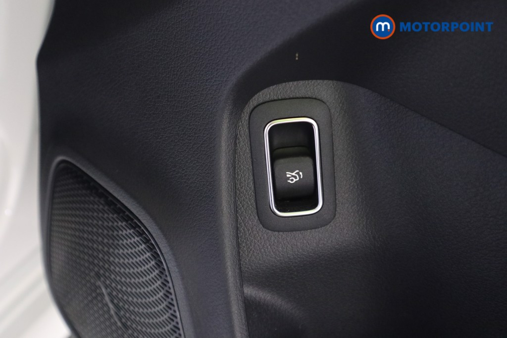 Mercedes-Benz CLA Amg Line Automatic Petrol Coupe - Stock Number (1624105) - 16th supplementary image