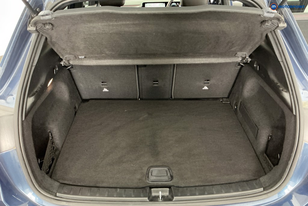 Mercedes-Benz GLA Amg Line Automatic Petrol SUV - Stock Number (1624283) - 3rd supplementary image