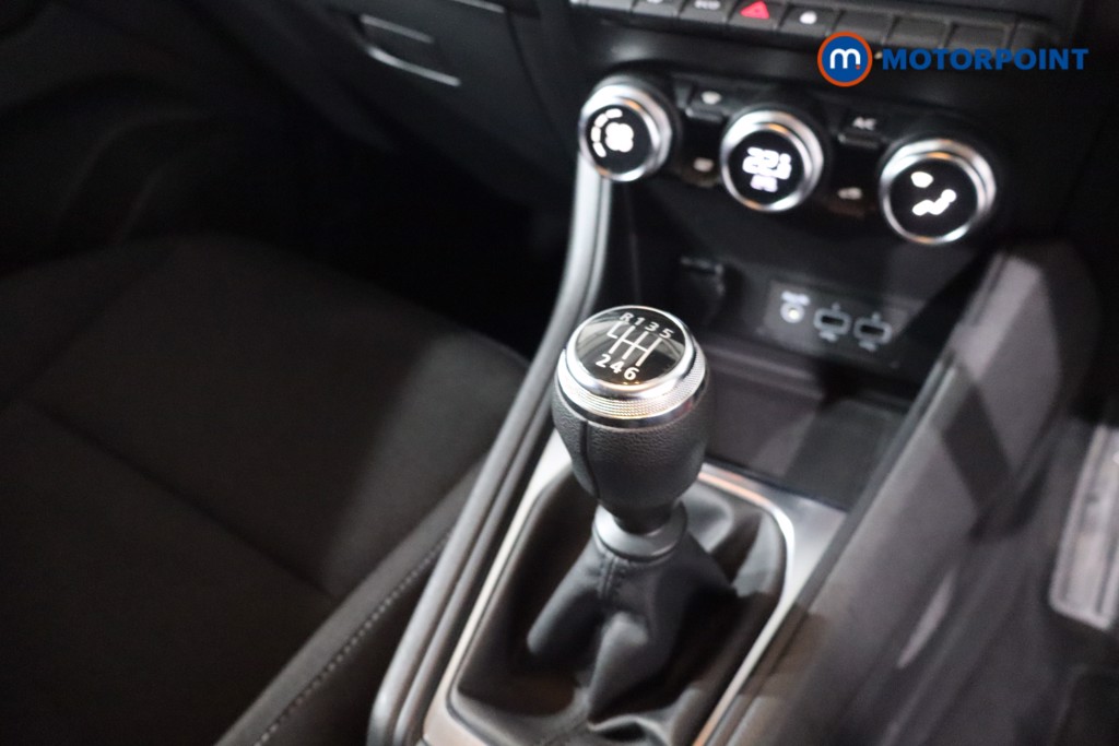 Renault Captur Iconic Manual Diesel SUV - Stock Number (1624461) - 20th supplementary image