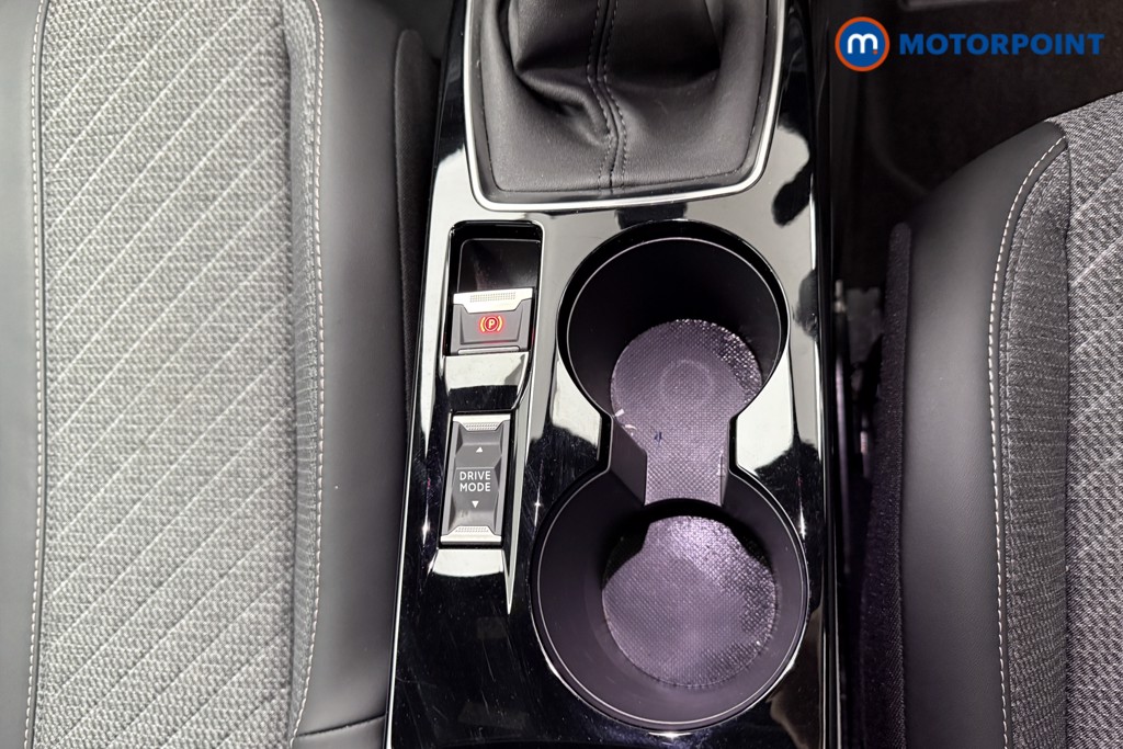 Peugeot 2008 Allure Manual Petrol SUV - Stock Number (1624984) - 12th supplementary image