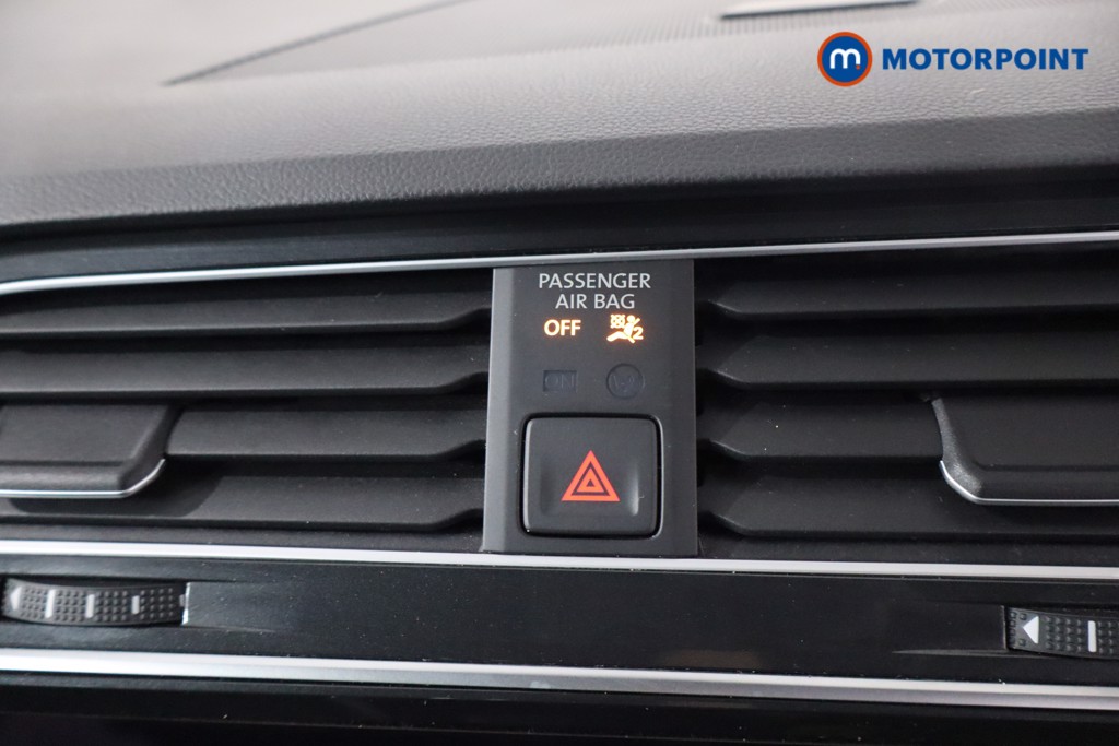 Volkswagen Tiguan R-Line Automatic Petrol SUV - Stock Number (1625790) - 19th supplementary image