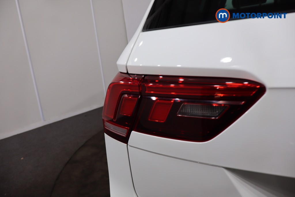 Volkswagen Tiguan R-Line Automatic Petrol SUV - Stock Number (1625790) - 42nd supplementary image