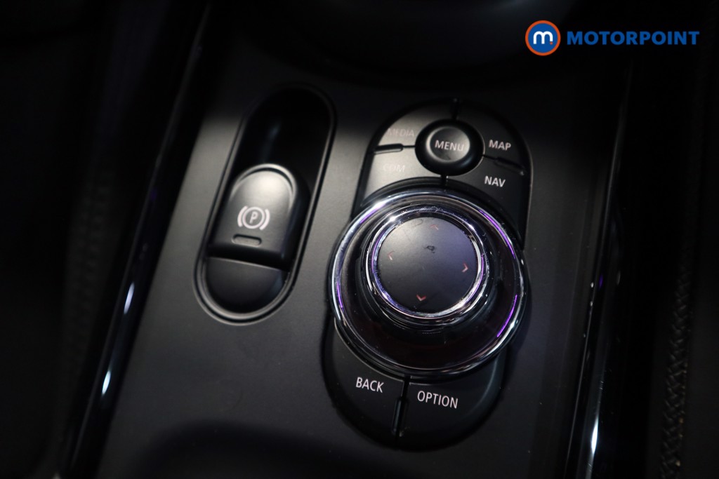 Mini Clubman Cooper Exclusive Automatic Petrol Estate - Stock Number (1626109) - 10th supplementary image