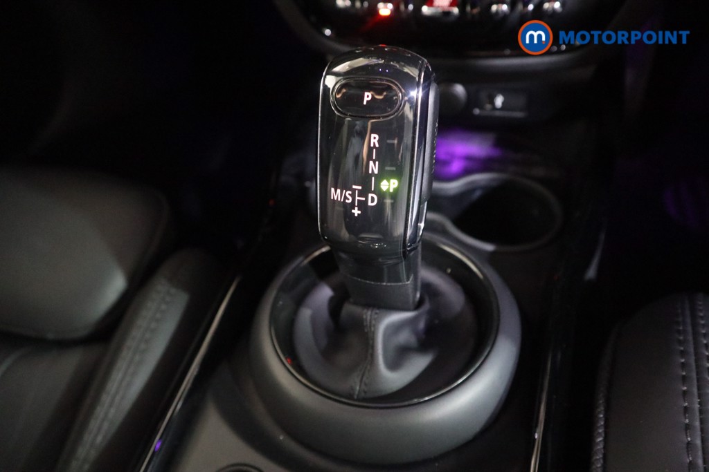 Mini Clubman Cooper Exclusive Automatic Petrol Estate - Stock Number (1626109) - 11th supplementary image