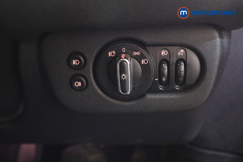 Mini Clubman Cooper Exclusive Automatic Petrol Estate - Stock Number (1626109) - 13th supplementary image