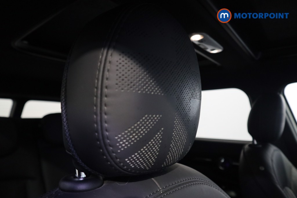 Mini Clubman Cooper Exclusive Automatic Petrol Estate - Stock Number (1626109) - 18th supplementary image