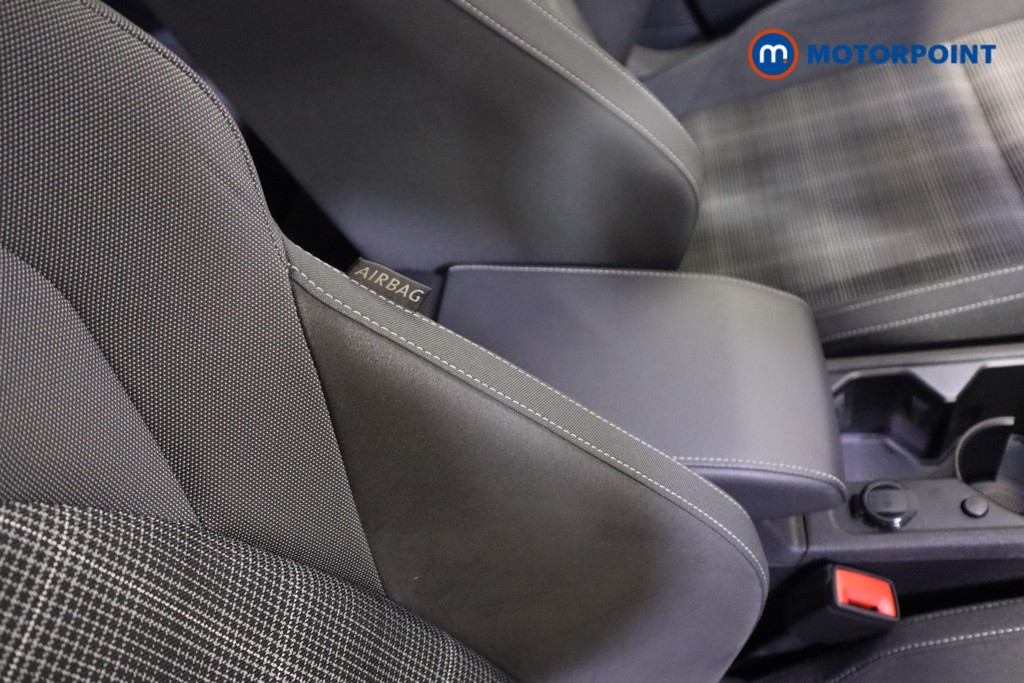 Volkswagen Golf GTD Automatic Diesel Hatchback - Stock Number (1626110) - 26th supplementary image